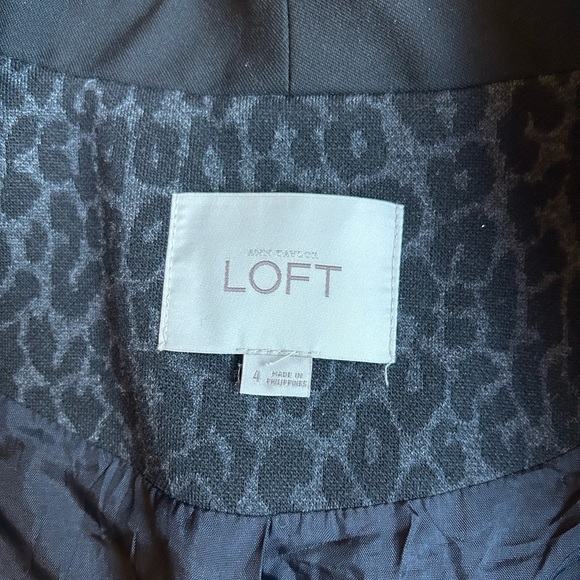 LOFT Black Patterned Women's Blazer - size 4 - Picture 3 of 4